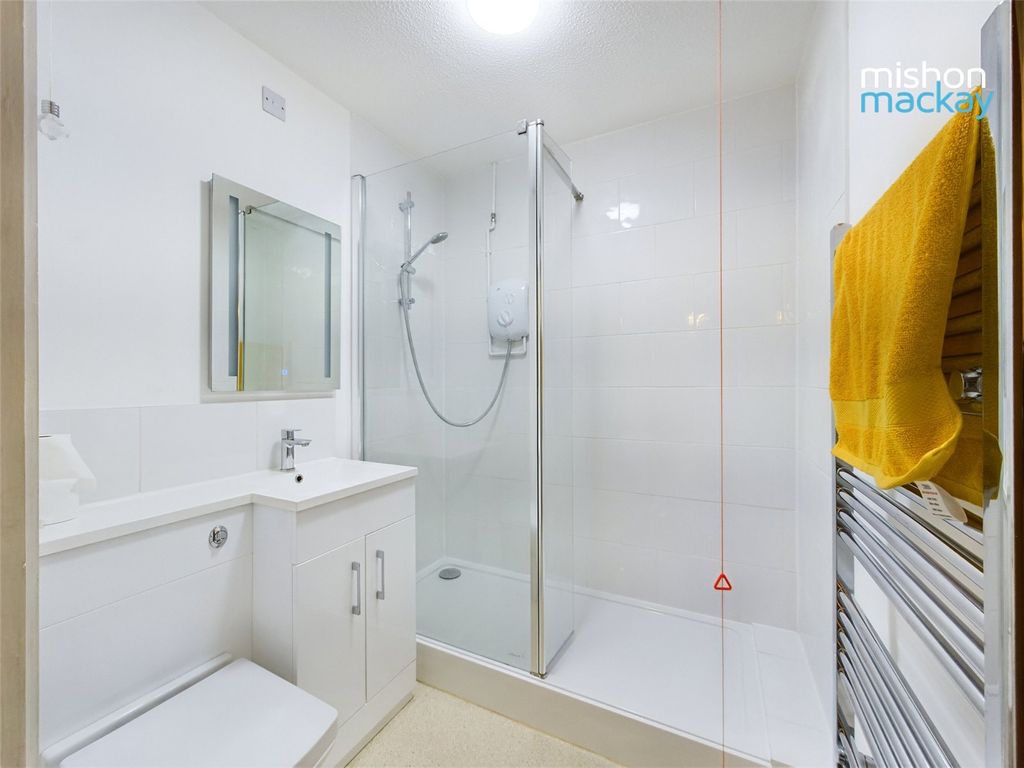1 bed flat for sale in Hove Street, Hove, East Sussex BN3, £180,000