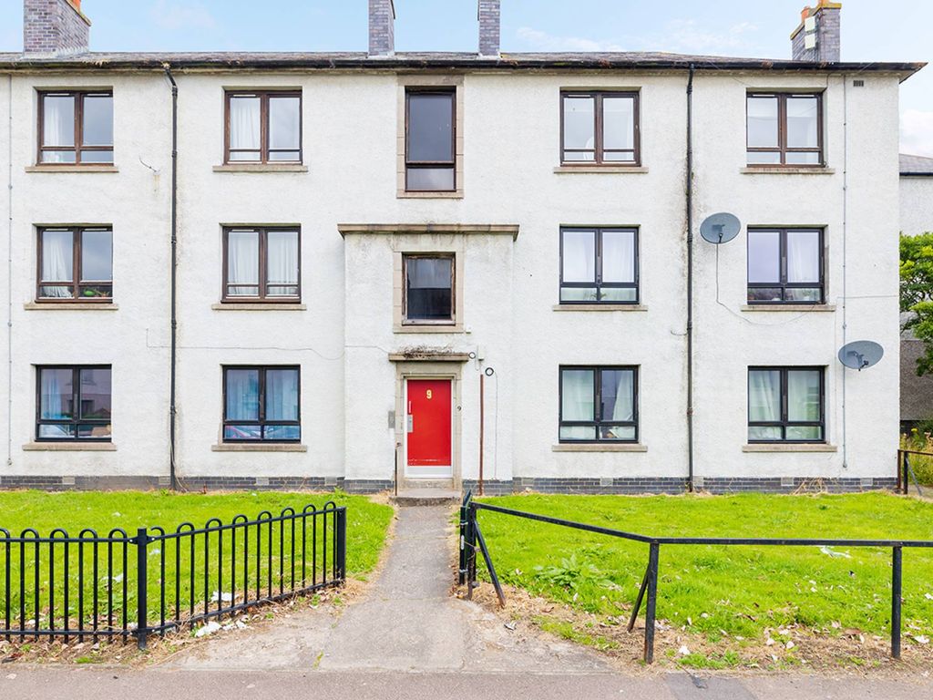 2 bed flat for sale in Froghall Avenue, Aberdeen AB24, £75,000