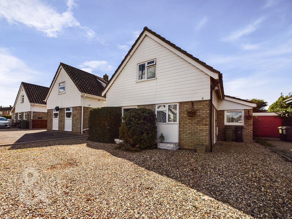 3 bed property for sale in Finderne Drive, Wymondham NR18, £250,000