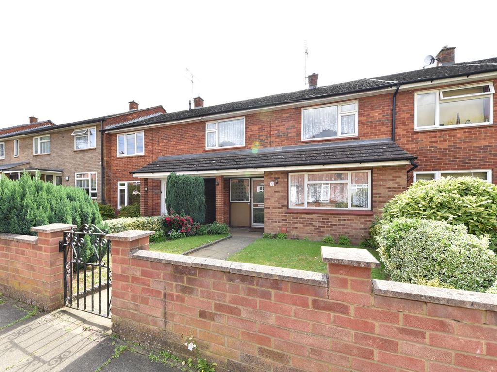 3 bed terraced house for sale in Fox Road, Stevenage SG1, £300,000
