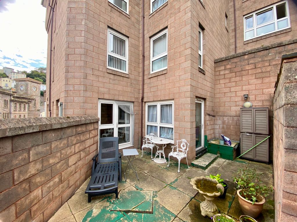 2 bed flat for sale in Tor Haven, Abbey Road, Torquay TQ2, £100,000