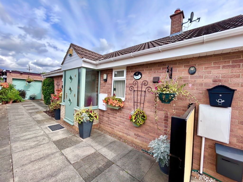 3 bed bungalow for sale in Summerfields Drive, Blaxton, Doncaster DN9, £249,500