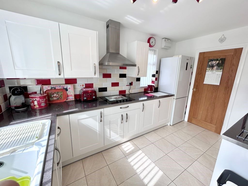 3 bed bungalow for sale in Summerfields Drive, Blaxton, Doncaster DN9, £249,500