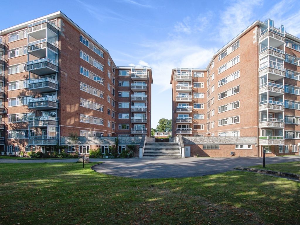 2 bed flat for sale in West Cliff Road, Bournemouth BH4, £245,000
