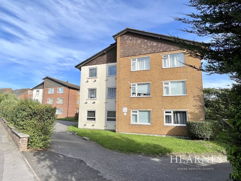 2 bed flat for sale in 41 Mount Pleasant Road, Poole BH15, £235,000