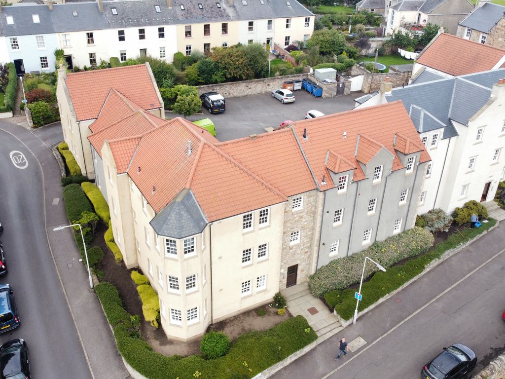 2 bed flat for sale in Chalmers Brae, Anstruther KY10, £185,000