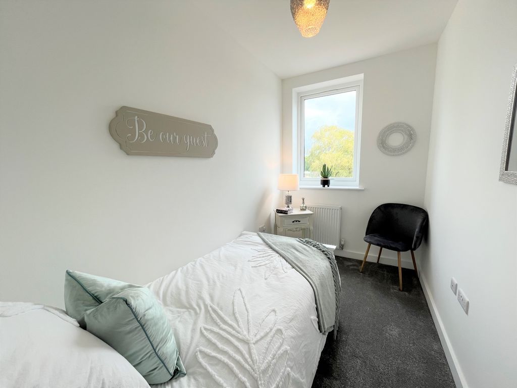 2 bed flat for sale in Garstang High Street, Garstang, Preston, Lancashire PR3, £240,000