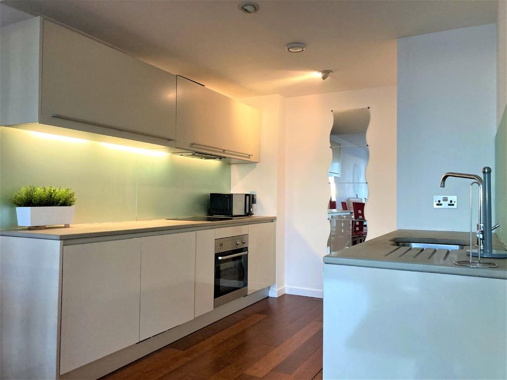 1 bed flat for sale in Beetham Tower, 301 Deansgate, Manchester M3, £180,000
