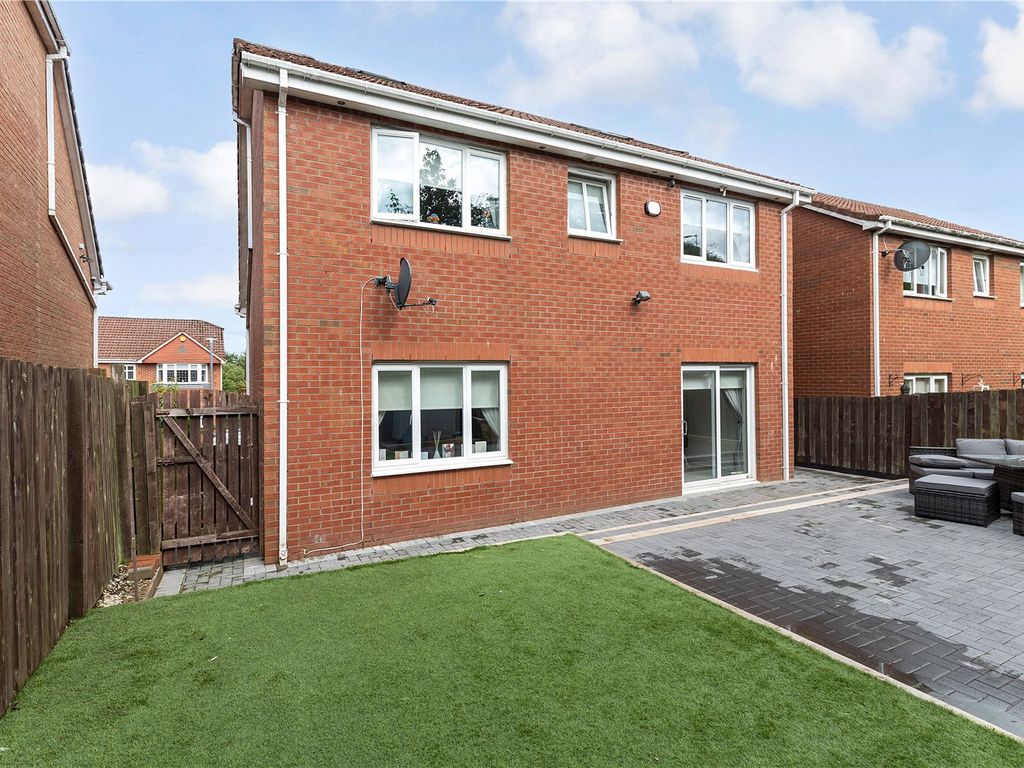 4 bed detached house for sale in Skylands Rise, Hamilton, South Lanarkshire ML3, £265,000