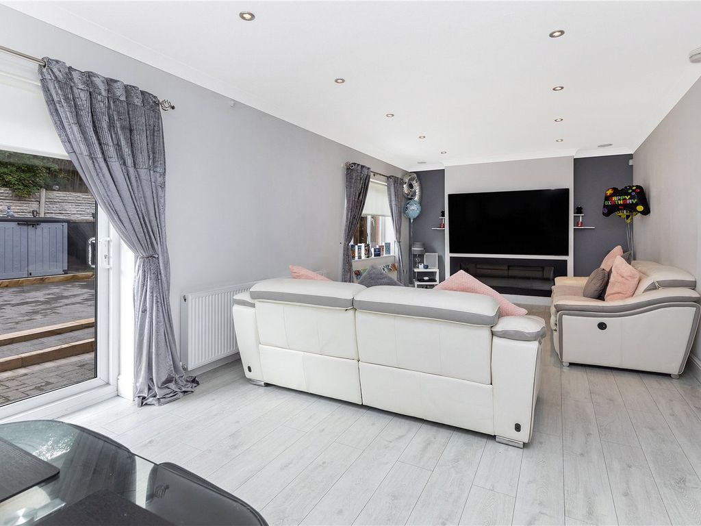 4 bed detached house for sale in Skylands Rise, Hamilton, South Lanarkshire ML3, £265,000