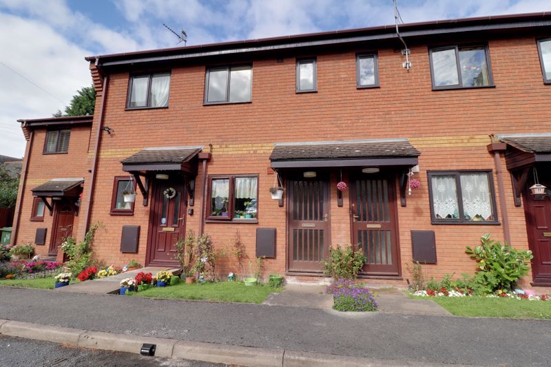 2 bed flat for sale in Eccleshall Road, Stafford, Staffordshire ST16, £75,000