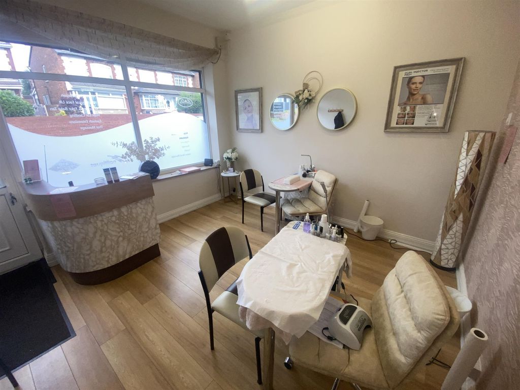 Commercial property for sale in Beauty, Therapy & Tanning S63, Goldthorpe, South Yorkshire, £169,950