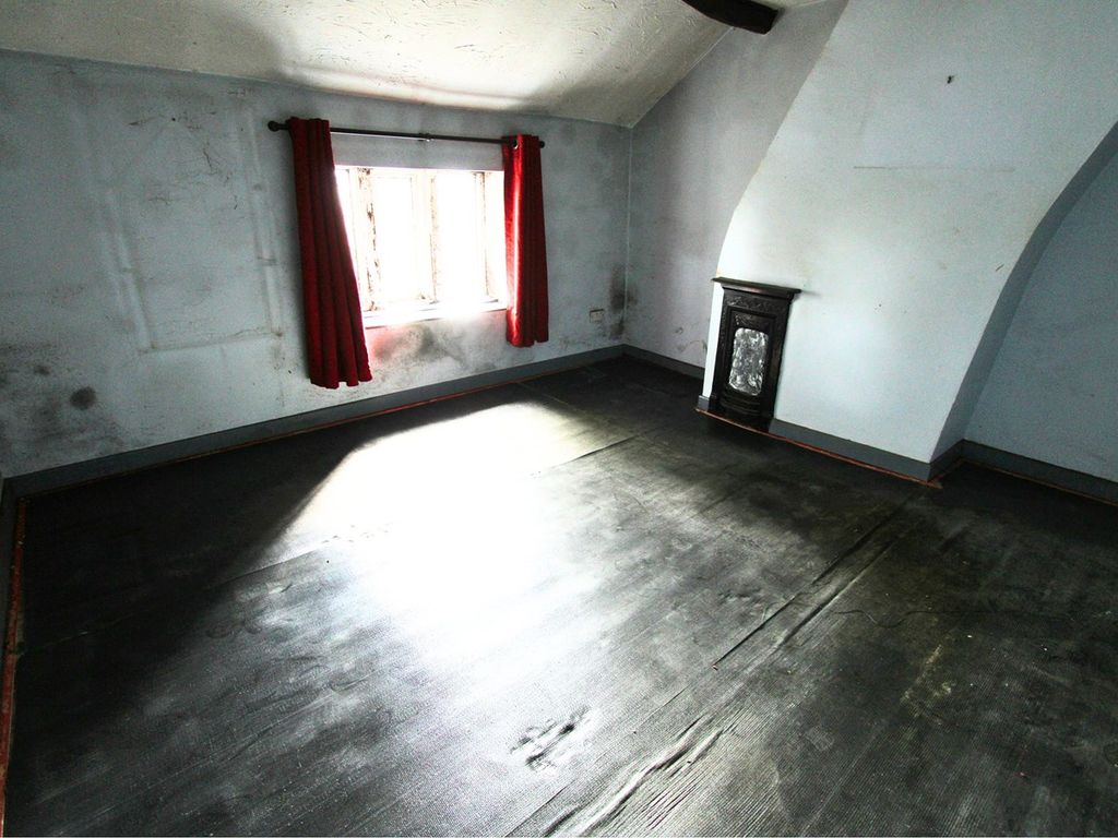 2 bed cottage for sale in Hill Top, Bolton BL1, £75,000