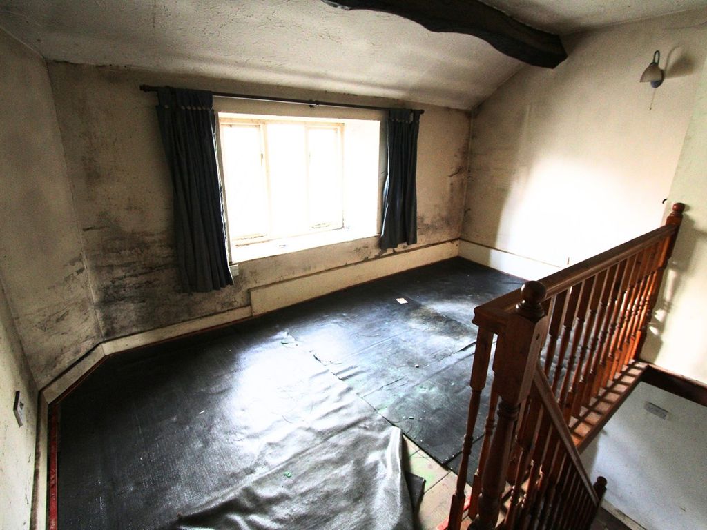 2 bed cottage for sale in Hill Top, Bolton BL1, £75,000