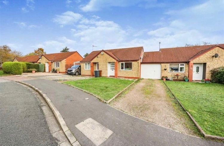 1 bed bungalow for sale in Strubby Close, Lincoln LN6, £130,000