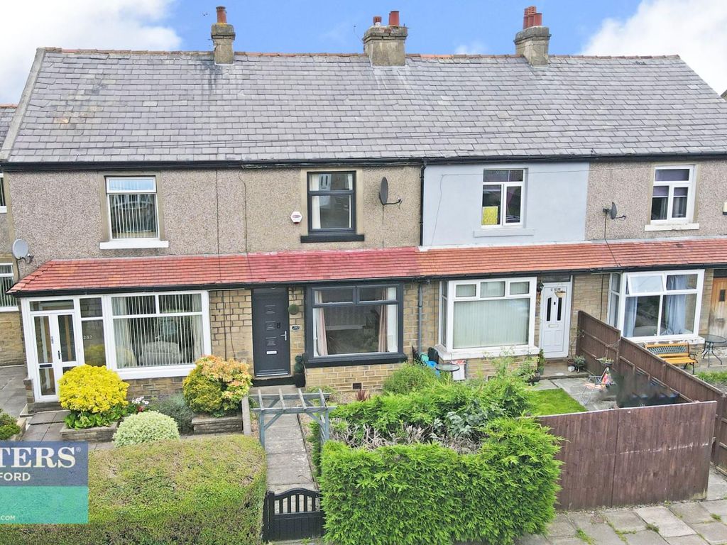 2 bed terraced house for sale in Carrbottom Road, Bradford BD5, £130,000
