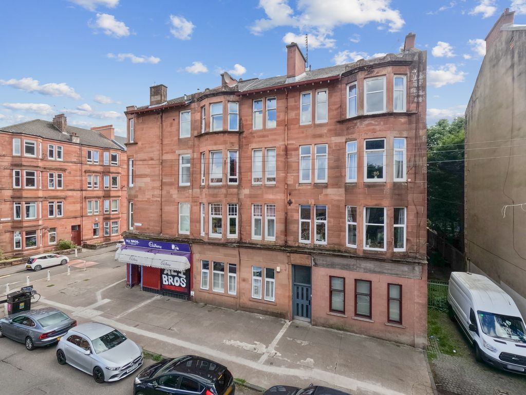 2 bed flat for sale in Sinclair Drive, Battlefield, Glasgow G42, £175,000