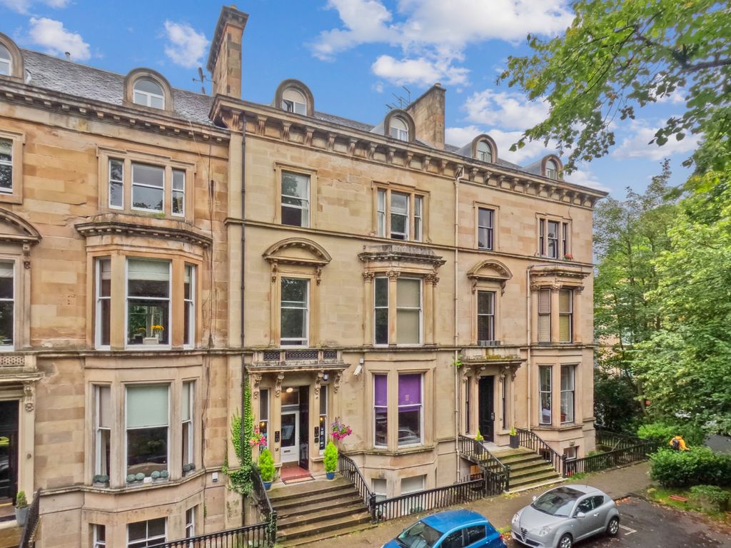 3 bed flat for sale in Belhaven Terrace, Dowanhill, Glasgow G12, £395,000