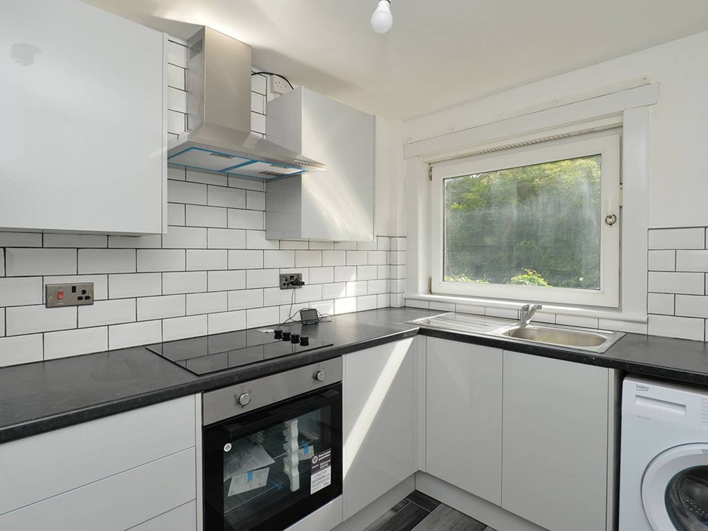 2 bed flat for sale in Hutchison Road, Edinburgh EH14, £170,000