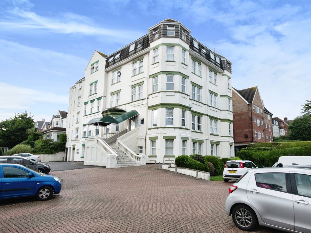 2 bed flat for sale in Christchurch Road, Bournemouth BH1, £150,000