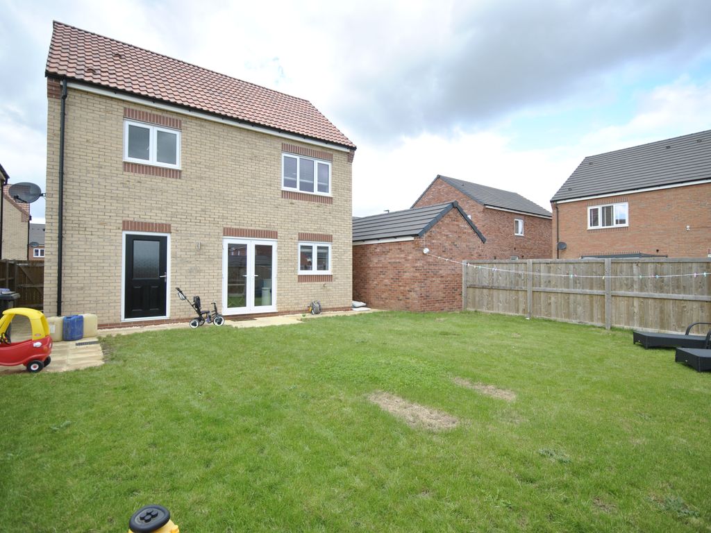 3 bed detached house for sale in Hartshorn Road, Armthorpe, Doncaster DN3, £260,000