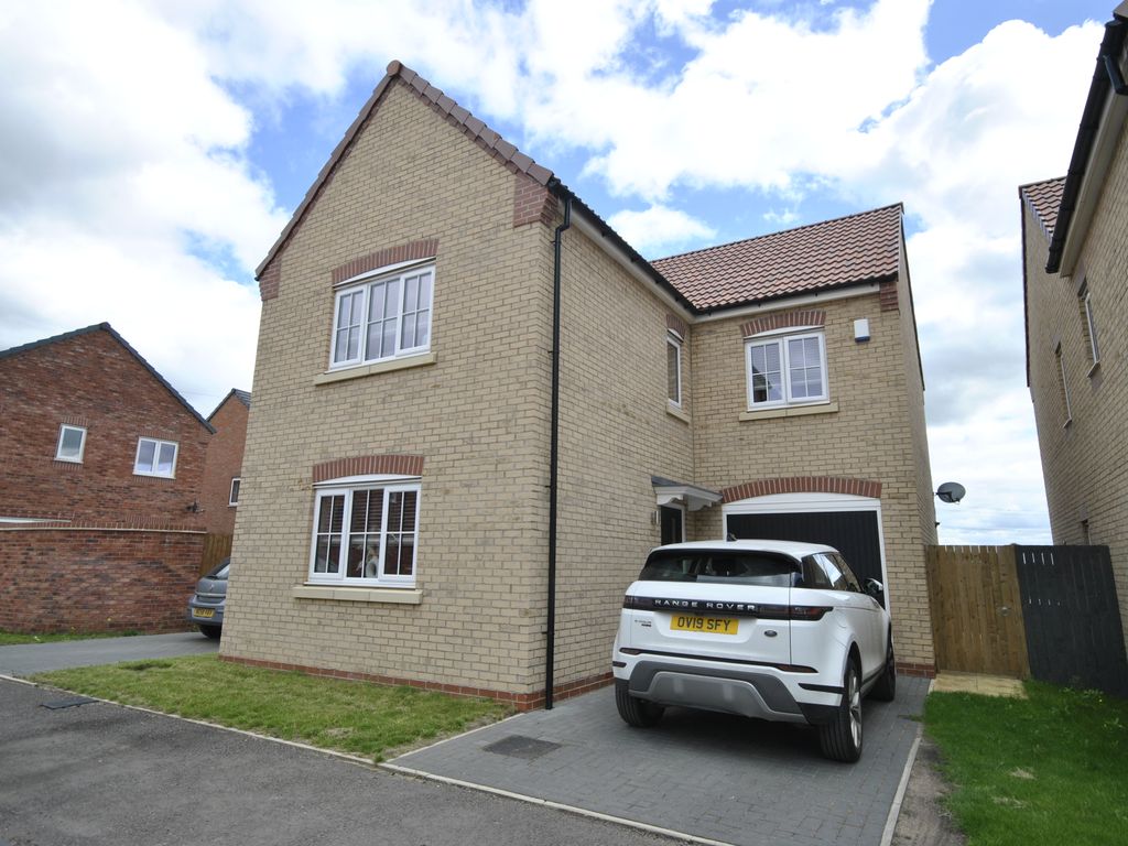 3 bed detached house for sale in Hartshorn Road, Armthorpe, Doncaster DN3, £260,000