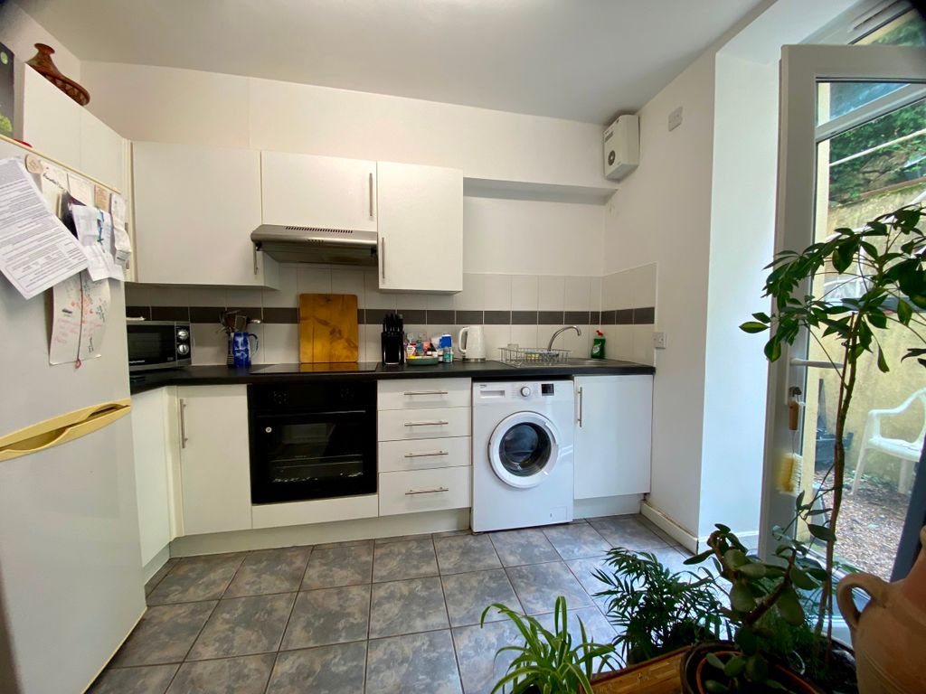 1 bed flat for sale in Babbacombe Road, Torquay TQ1, £100,000