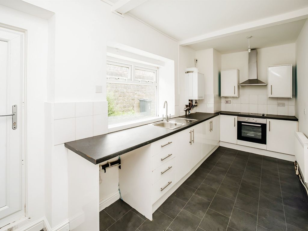 3 bed terraced house for sale in Thorn Tree Street, Halifax HX1, £100,000