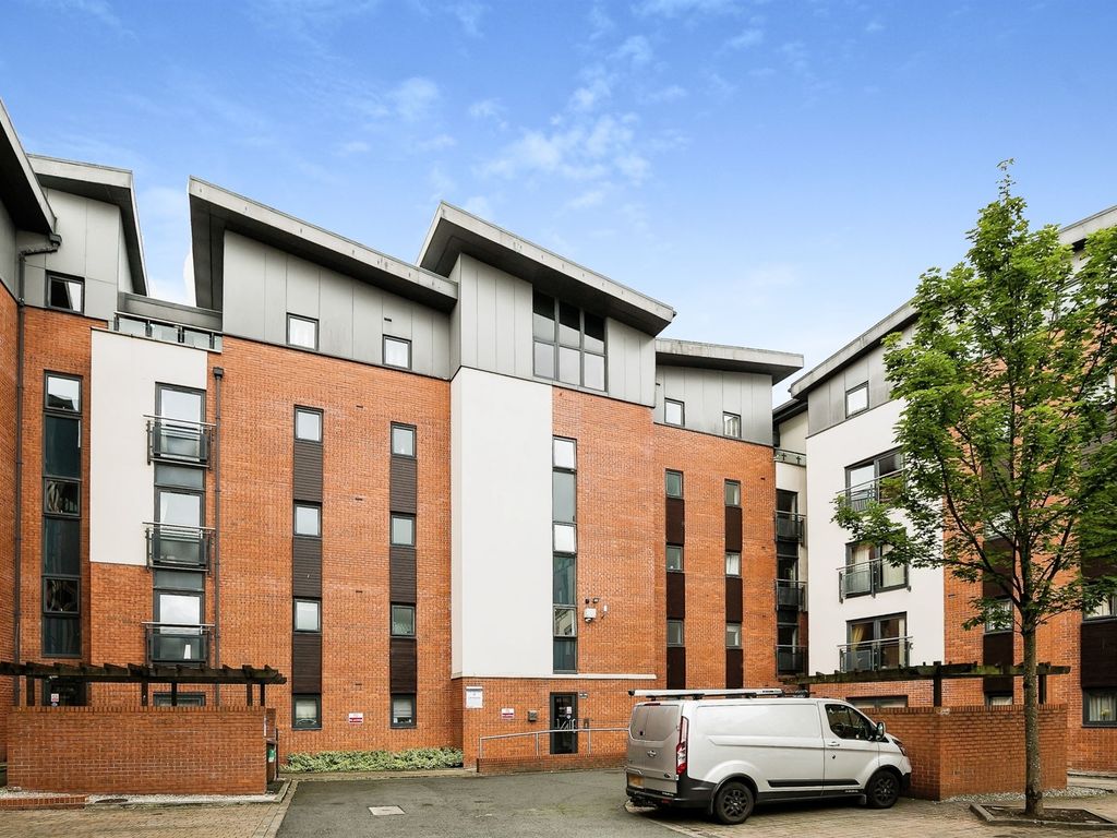 2 bed flat for sale in Egerton Street, Chester CH1, £160,000