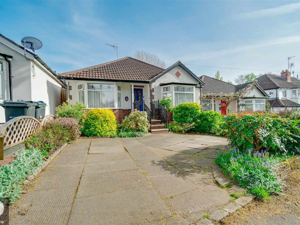 2 bed bungalow for sale in Cubley Road, Hall Green, Birmingham B28, £325,000