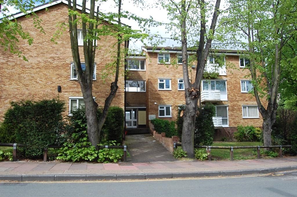 1 bed flat for sale in Hatherley Crescent, Sidcup DA14, £244,000