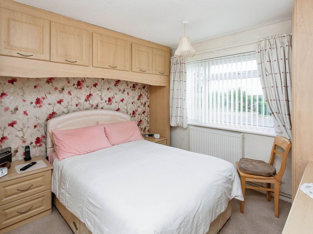2 bed detached bungalow for sale in Eastfield Drive, Hanslope, Milton Keynes MK19, £300,000