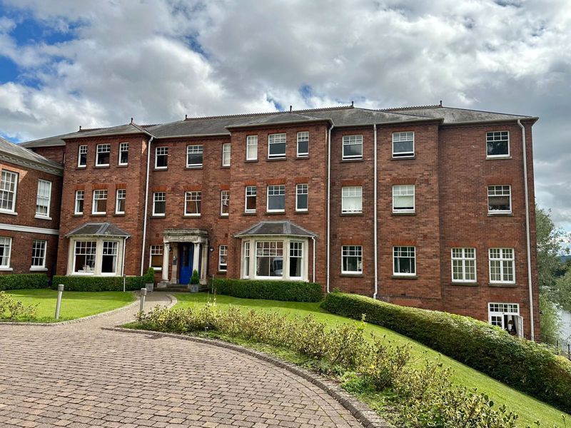 2 bed flat for sale in Wye Way, Hereford HR1, £195,000