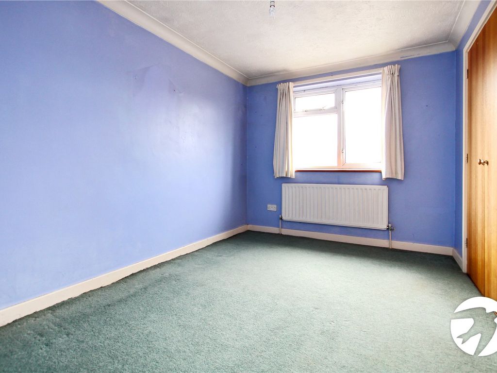 1 bed detached house for sale in Ravenscroft Crescent, London SE9, £147,000