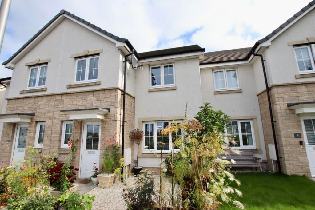 3 bed terraced house for sale in Alnwick Drive, Carrickstone, Cumbernauld G68, £224,999