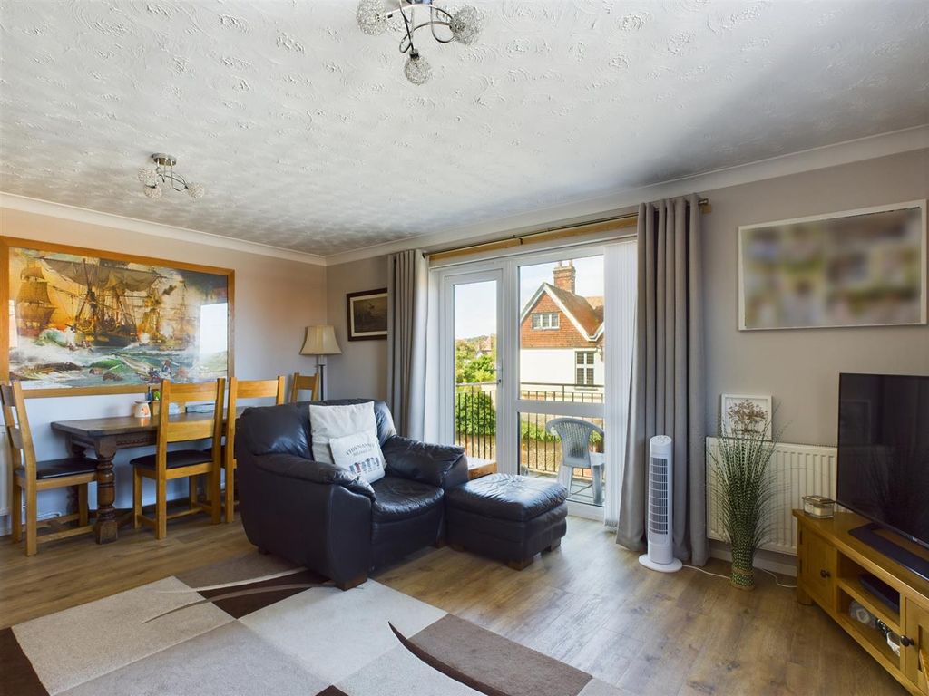 2 bed flat for sale in Herne Court, Overstrand Road, Cromer NR27, £250,000