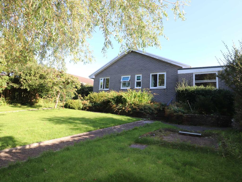 3 bed detached bungalow for sale in Glanceulan, Aberystwyth SY23, £275,000