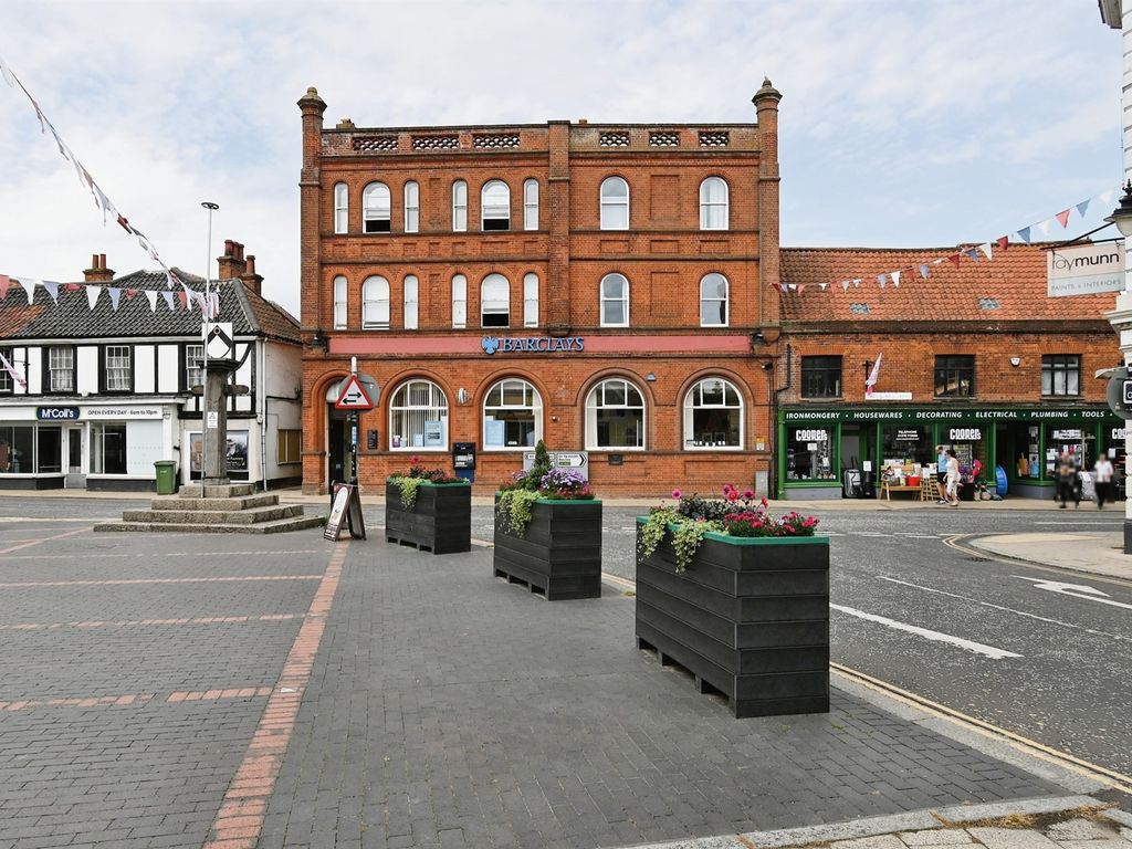 2 bed flat for sale in Old Market Place, Harleston IP20, £145,000