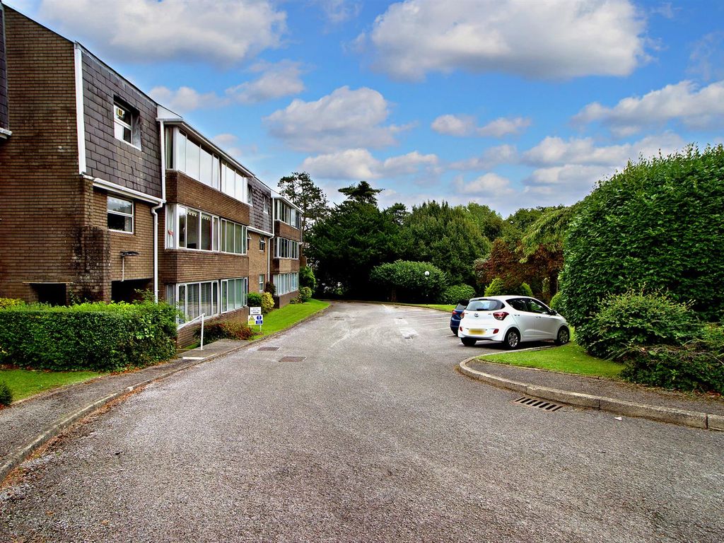 1 bed flat for sale in Gilbertscliffe, Southward Lane, Langland, Swansea SA3, £149,999