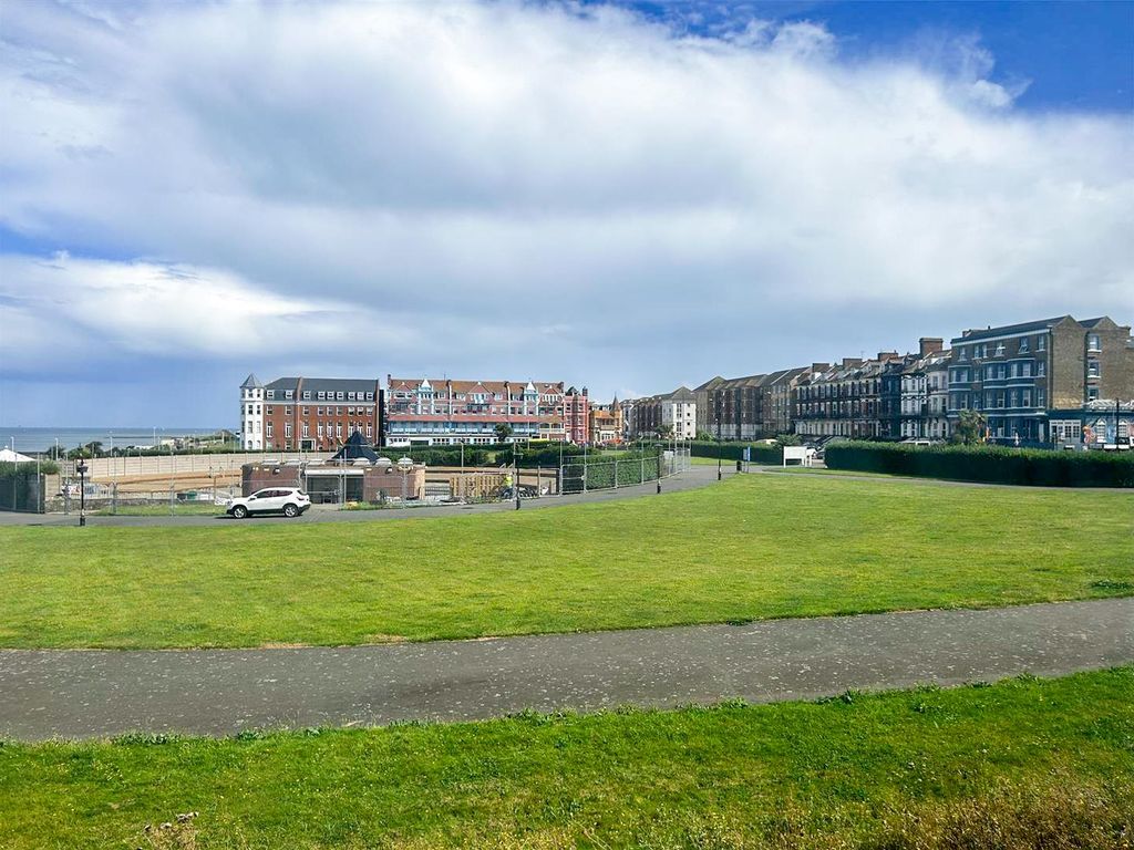 1 bed flat for sale in Queens Parade, Cliftonville, Margate CT9, £85,000