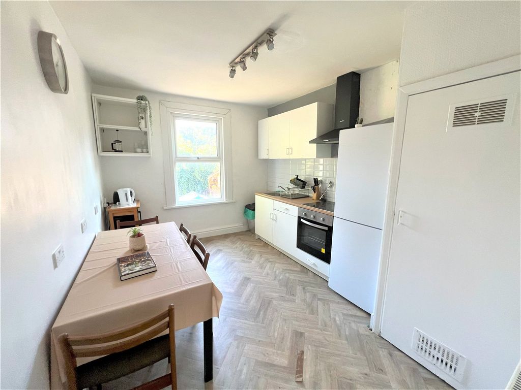 3 bed maisonette for sale in Griffin Road, Plumstead, London SE18, £250,000