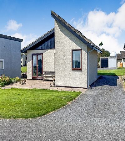 2 bed detached bungalow for sale in 42 Laigh Isle, Newton Stewart DG8, £80,000