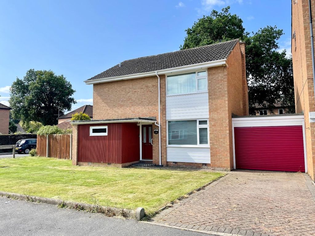 3 bed link-detached house for sale in The Headlands, Darlington DL3, £250,000