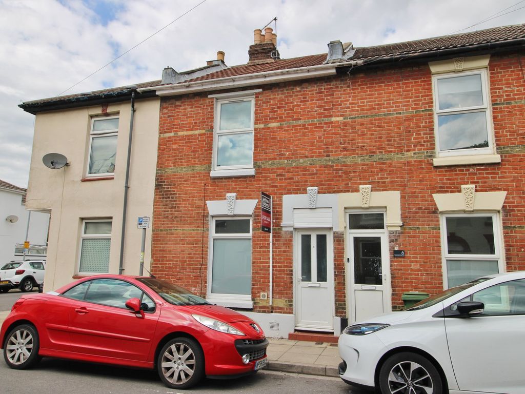 3 bed terraced house for sale in Cleveland Road, Southsea PO5, £240,000
