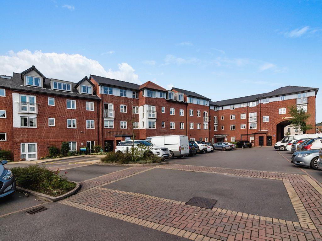 1 bed flat for sale in Drakeford Court, Wolverhampton Road, Stafford ST17, £90,000