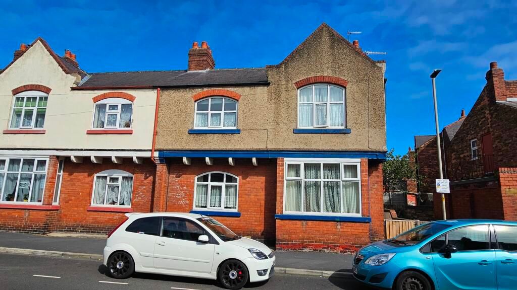 3 bed terraced house for sale in Moorland Road, Scarborough YO12, £120,000