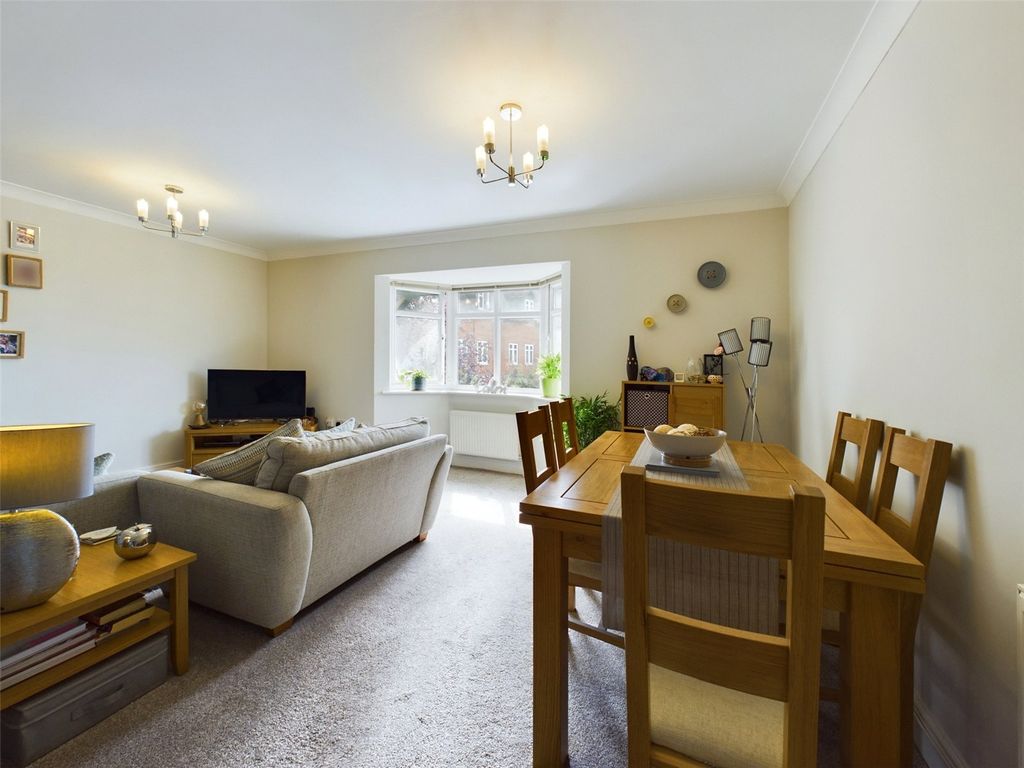 2 bed flat for sale in Overton Court, Tongham, Farnham, Surrey GU10, £250,000
