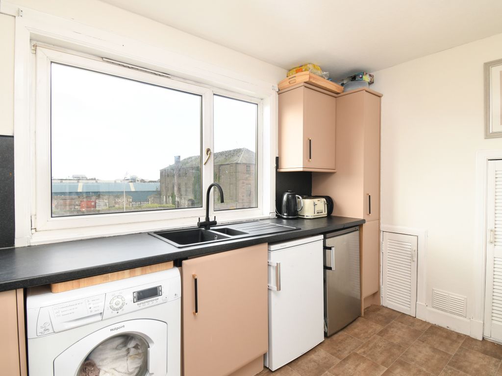 2 bed flat for sale in Mill Lane, Montrose DD10, £95,000