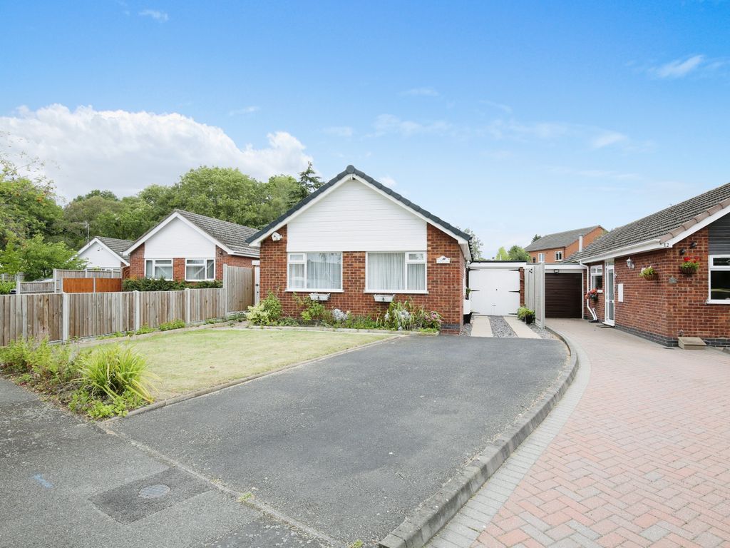 2 bed detached bungalow for sale in Highfield Close, Sheepy Magna, Atherstone CV9, £315,000