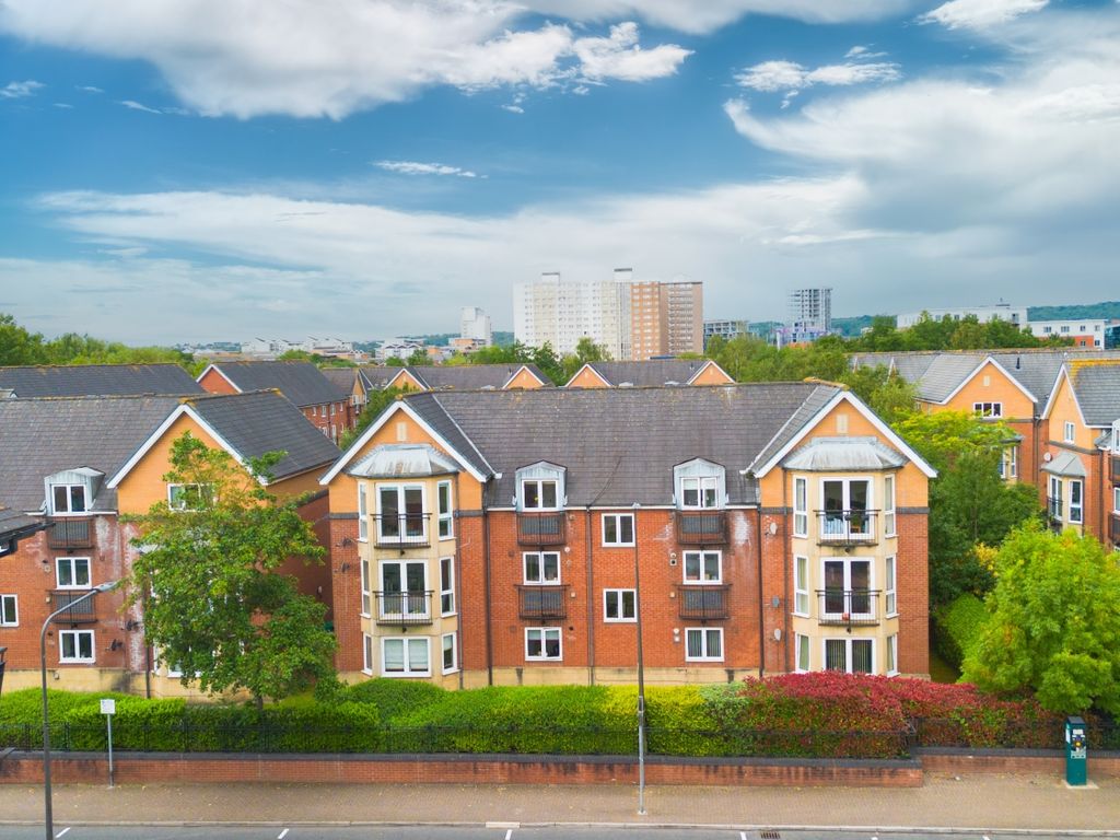 2 bed flat for sale in Windlass Court, Barquentine Place, Cardiff CF10, £200,000